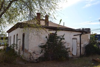 1416 Victoria St in Laredo, TX - Building Photo - Building Photo