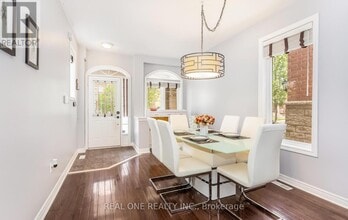 3860 Bloomington Crescent in Mississauga, ON - Building Photo - Building Photo