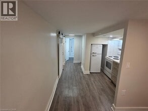 8 Nightingale St in Hamilton, ON - Building Photo - Building Photo