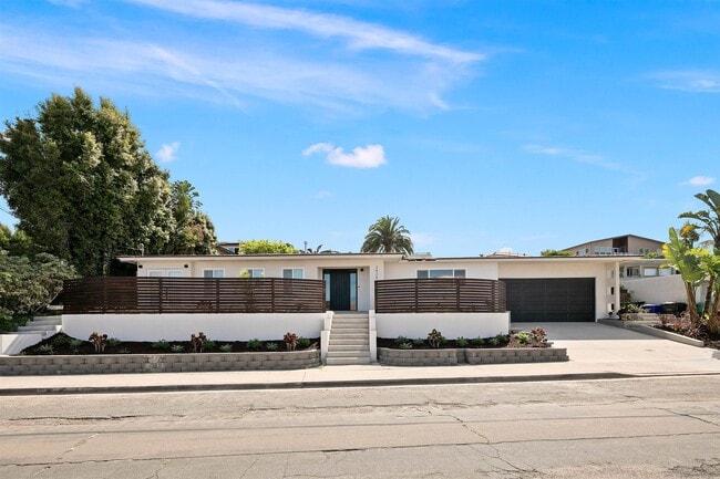 2435 Poinsettia Dr in San Diego, CA - Building Photo - Building Photo