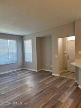 13703 Richmond Park Dr N in Jacksonville, FL - Building Photo - Building Photo