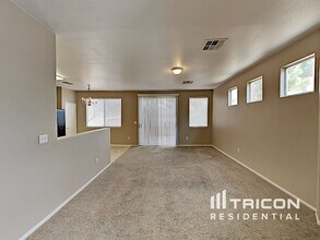 3733 Mornings Dawn St in Las Vegas, NV - Building Photo - Building Photo
