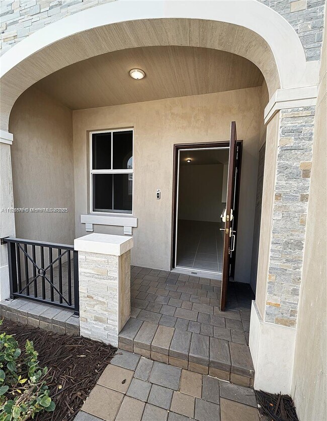 12851 NW 23rd Pl in Miami, FL - Building Photo - Building Photo