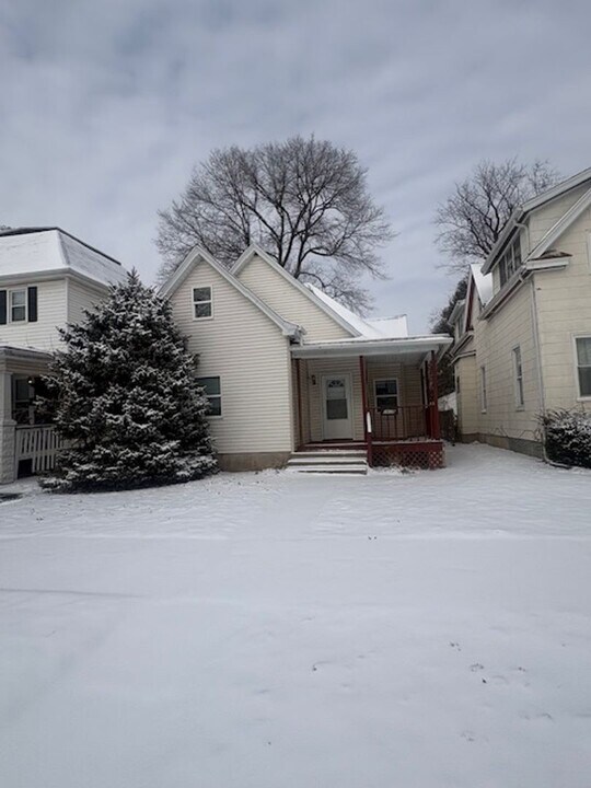 1605 W Ayres Ave in Peoria, IL - Foto de edificio