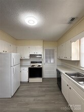 1516 Pleasant Plains Rd in Matthews, NC - Building Photo - Building Photo