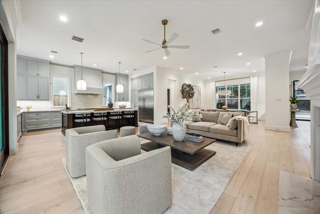 637 E 6 1/2 St in Houston, TX - Building Photo - Building Photo