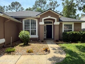 12244 Lake Fern Dr in Jacksonville, FL - Building Photo - Building Photo