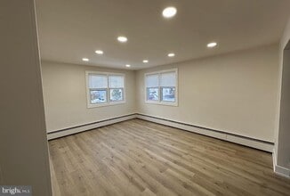 2259 Hamilton Ave in Willow Grove, PA - Building Photo - Building Photo