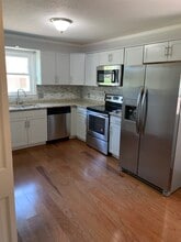 207 McLeod Dr in Sanford, NC - Foto de edificio - Building Photo