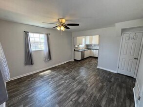 406 S Main St in Kyle, TX - Building Photo - Building Photo