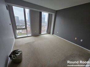 2 Earhart St, Unit 1003 in Cambridge, MA - Building Photo - Building Photo