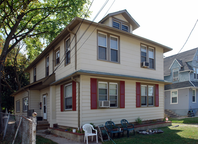 36 W Clinton Ave in Oaklyn, NJ - Foto de edificio - Building Photo