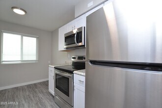 2202 W Devonshire Ave in Phoenix, AZ - Building Photo - Building Photo