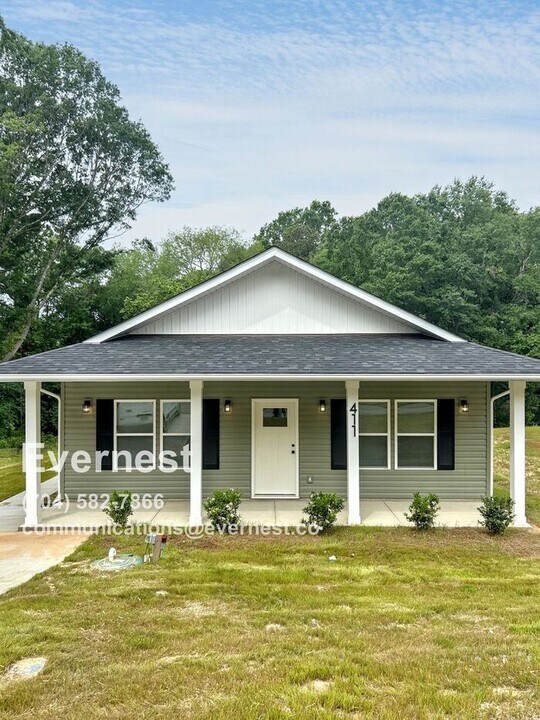 411 S Spargo St in Dallas, NC - Building Photo