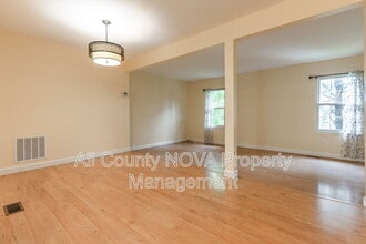 7612 Indian Hills Dr in Rockville, MD - Building Photo - Building Photo