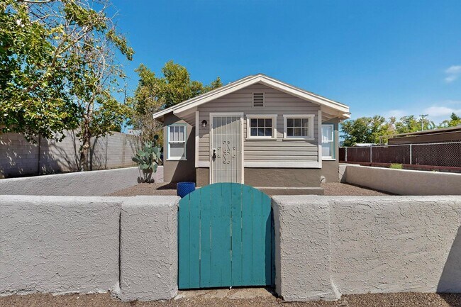 183 Hilton Ave NW in Albuquerque, NM - Building Photo - Building Photo