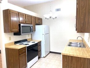 87 Peachtree Ln in Fairview Heights, IL - Building Photo - Building Photo