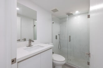 710 7th St in Miami Beach, FL - Building Photo - Interior Photo