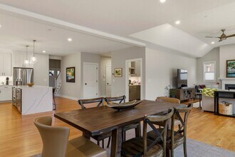 40 Sage Ln in Portsmouth, NH - Building Photo - Building Photo