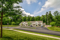 Madison Grove in Slippery Rock, PA - Foto de edificio - Building Photo