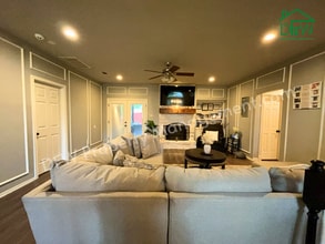 3909 Meadow Dr in Grapevine, TX - Foto de edificio - Building Photo