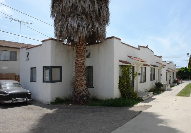 164-174 S Laurel St in Ventura, CA - Foto de edificio - Building Photo