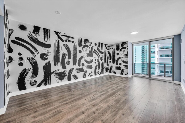 488 NE 18th St, Unit 2403 in Miami, FL - Foto de edificio - Building Photo