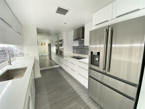 500 NE 29th St, Unit 1001 in Miami, FL - Building Photo - Building Photo
