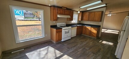 600 NE Aurora Ave in Des Moines, IA - Building Photo - Building Photo