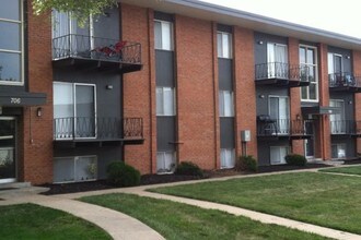 Blue Springs Apartments in Blue Springs, MO - Building Photo - Building Photo