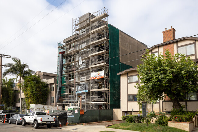 3647 S Hughes Ave in Los Angeles, CA - Building Photo - Primary Photo