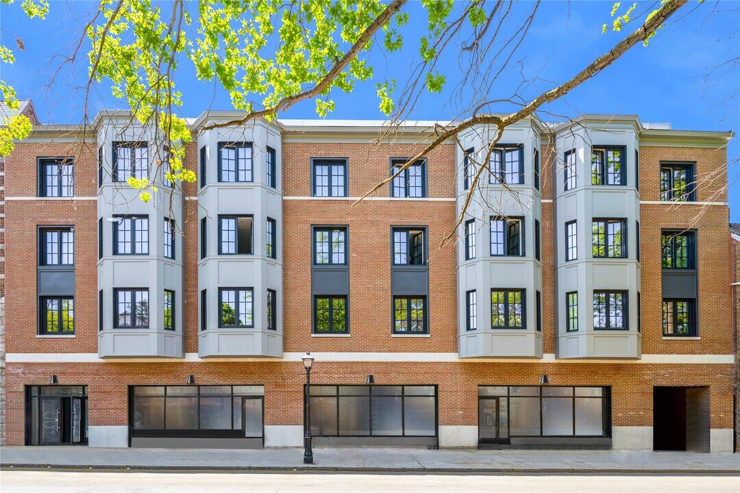 139 Fifth Ave in Pelham, NY - Building Photo