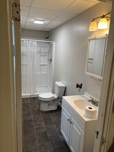 44 High St, Unit First floor in Wallingford, CT - Foto de edificio - Building Photo