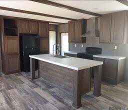 18884 Scivicque Ln in Denham Springs, LA - Foto de edificio - Building Photo