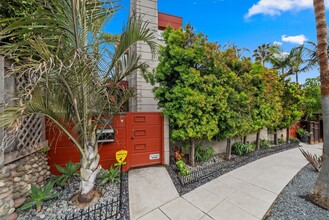 257 Playa Del Sur St in San Diego, CA - Building Photo - Building Photo
