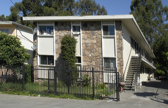 2369 Humboldt Ave in Oakland, CA - Building Photo - Building Photo