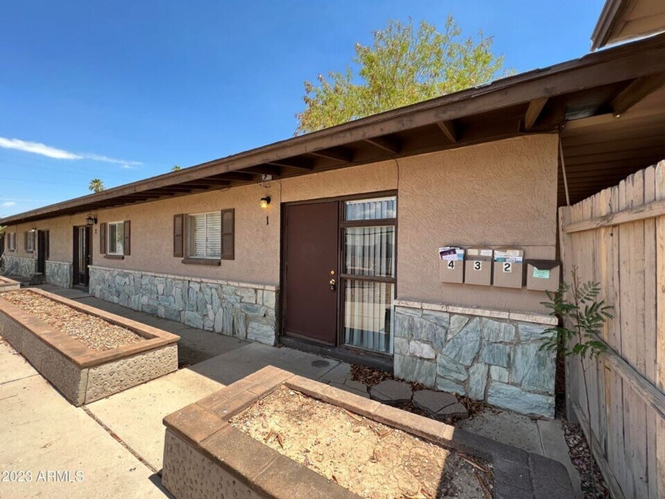 26 W 6th Pl in Mesa, AZ - Foto de edificio