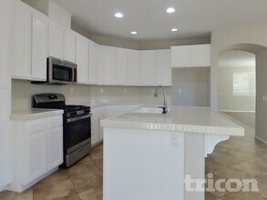 29810 Cottonwood Cove in Menifee, CA - Foto de edificio - Building Photo