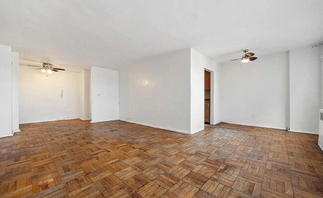 3131 Grand Concourse in Bronx, NY - Building Photo - Building Photo