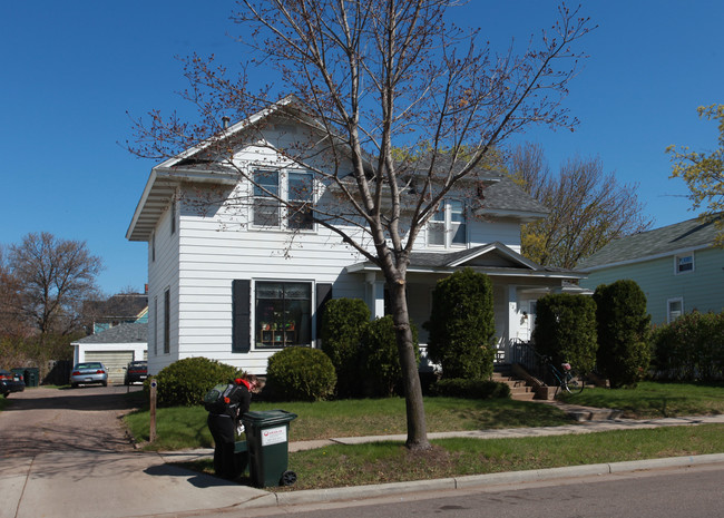 526-528 W Grand Ave in Eau Claire, WI - Building Photo - Building Photo