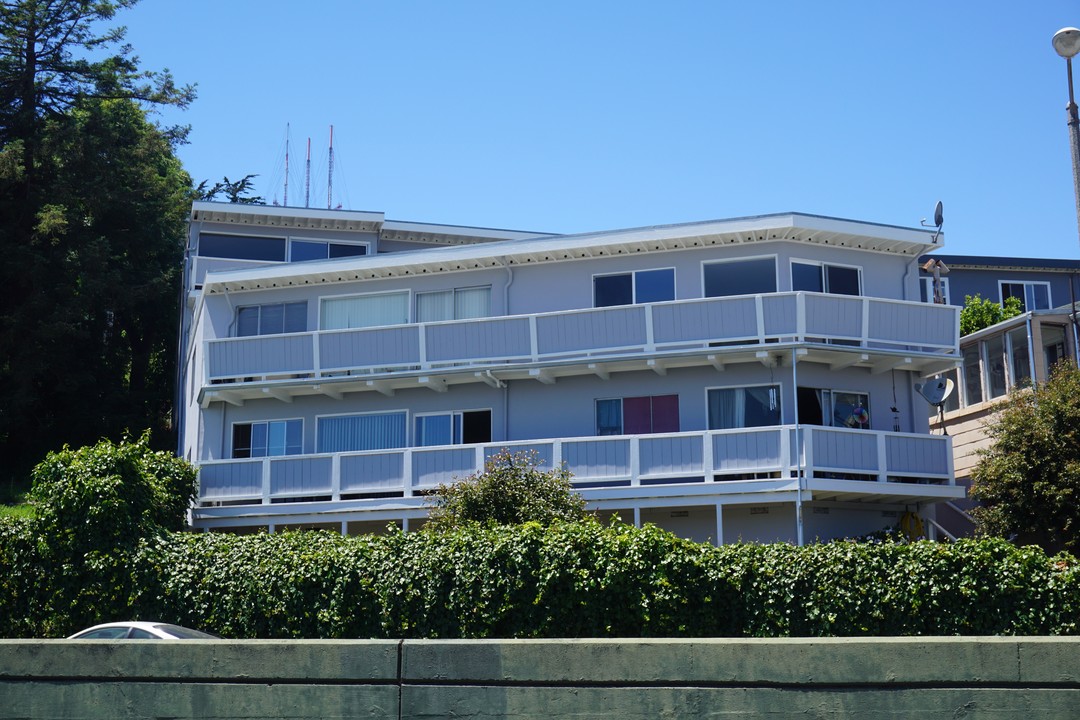 725 Corbett Ave in San Francisco, CA - Foto de edificio