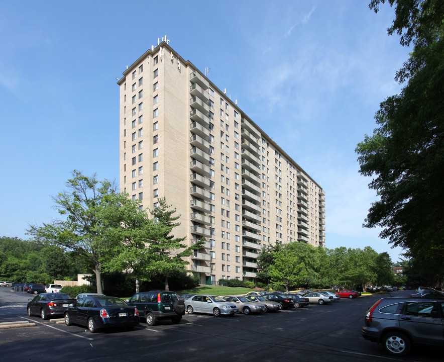 Rock Creek Terrace in Rockville, MD - Foto de edificio