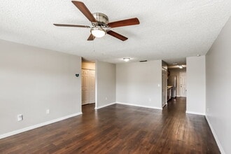 18221 NW 40th Ct in Miami Gardens, FL - Building Photo - Building Photo