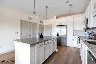 12020 Brush Hl Rd, Unit 2-409 in Wildwood, FL - Foto de edificio - Building Photo