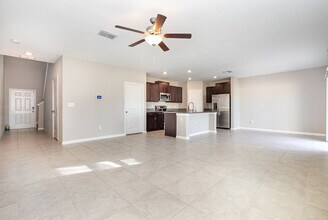 6986 King Creek Dr in Sun City Center, FL - Building Photo - Building Photo