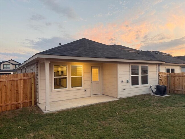 237 NEW ALBANY Ln in San Marcos, TX - Building Photo - Building Photo