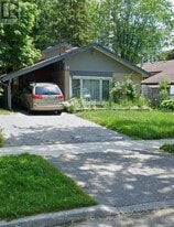 11 Northfield Rd in Toronto, ON - Building Photo