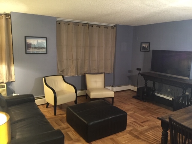 1030 E Lancaster Ave in Bryn Mawr, PA - Building Photo