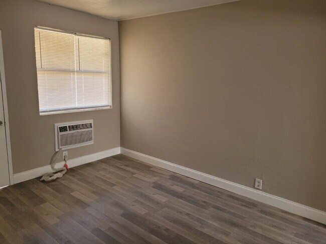 1761 Ali Baba Ave in Opa Locka, FL - Building Photo - Building Photo