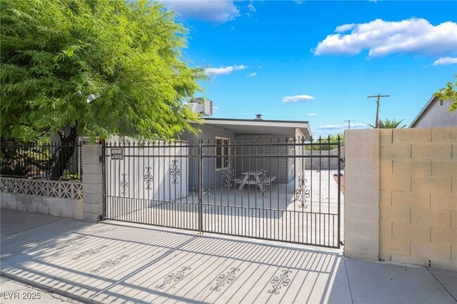 property at 3209 Kings Way